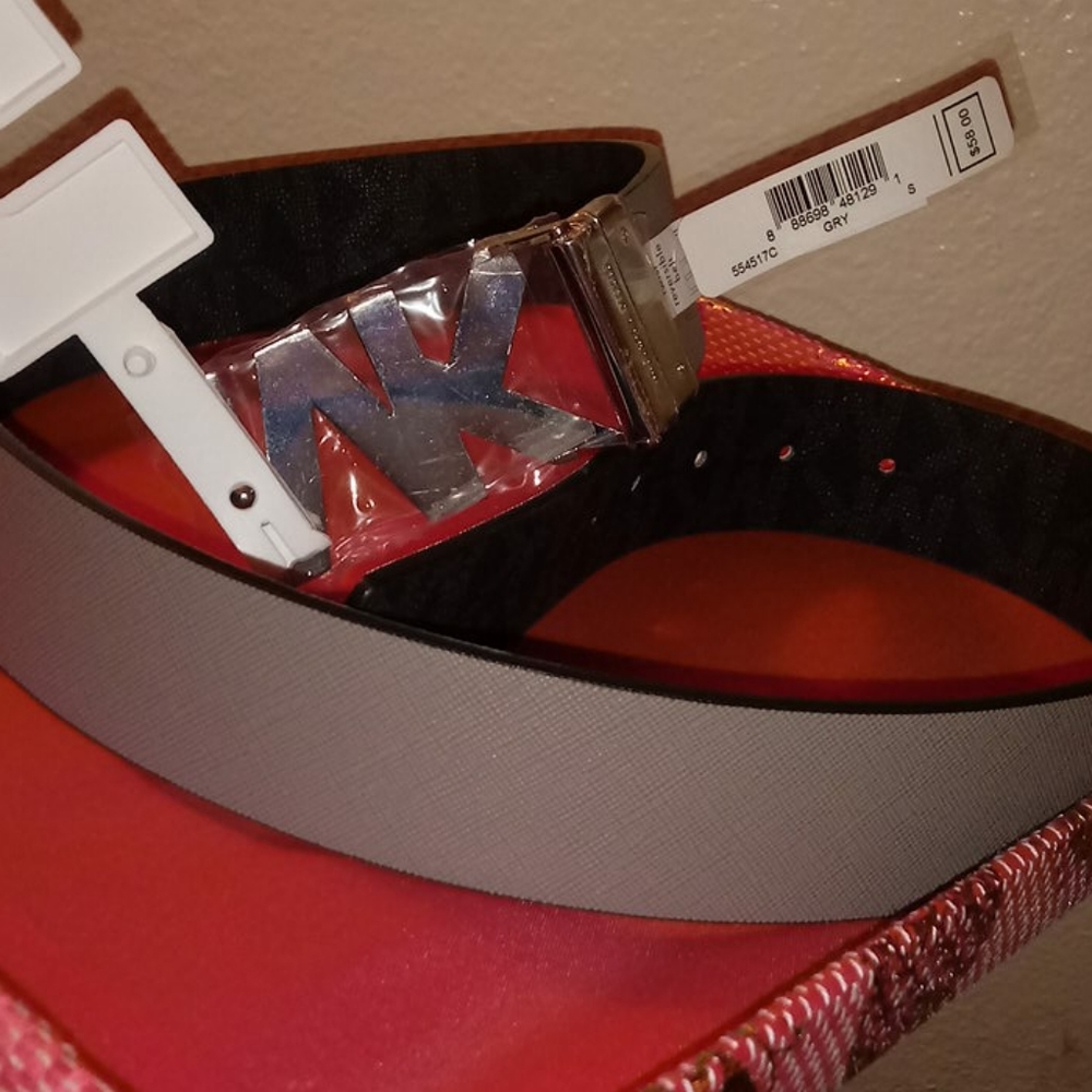 A MICHAEL KORS BELT - Picture 2 of 7